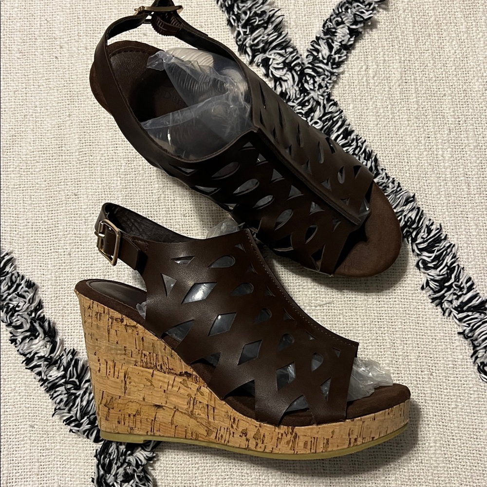 Pierre Dumas Cork Heel Wedge Sandal Brown Faux Leather Women's Size 6 Strap Back